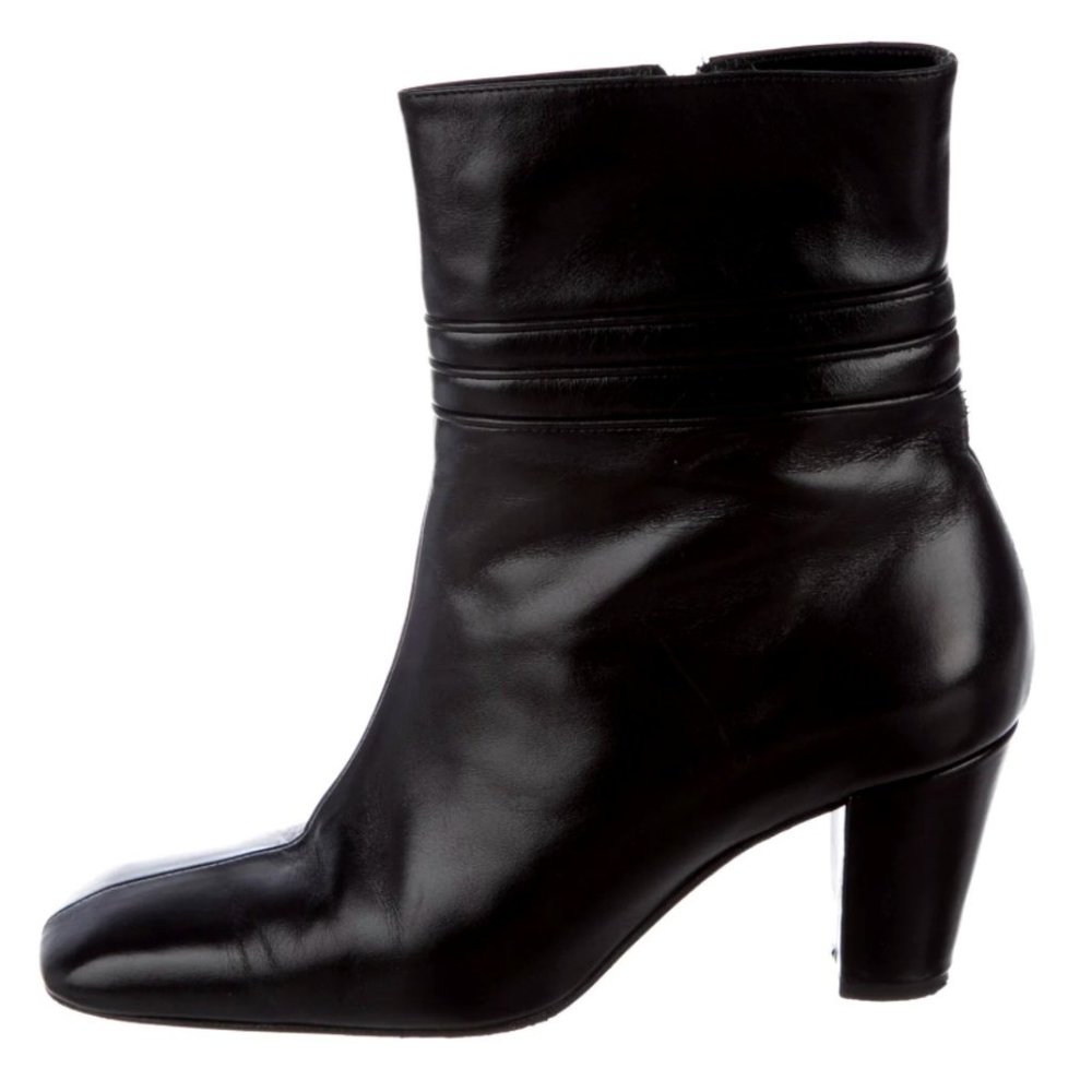 Size 9 - IT 39.  Dorateymur Leather Boots - Pristine & Trending on SM.